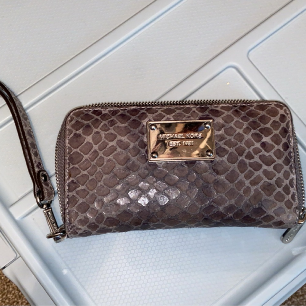 Michael Kors wristlet wallet
